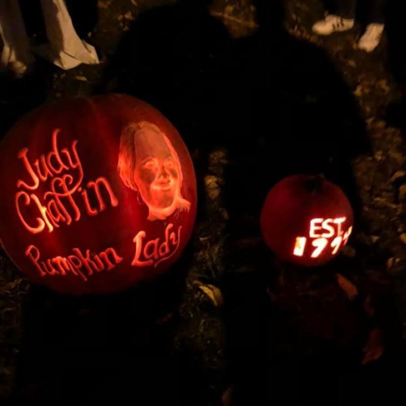 Judy Chaffin – the Pumpkin Lady - Pumpkin Glow on Stoddard Ave.